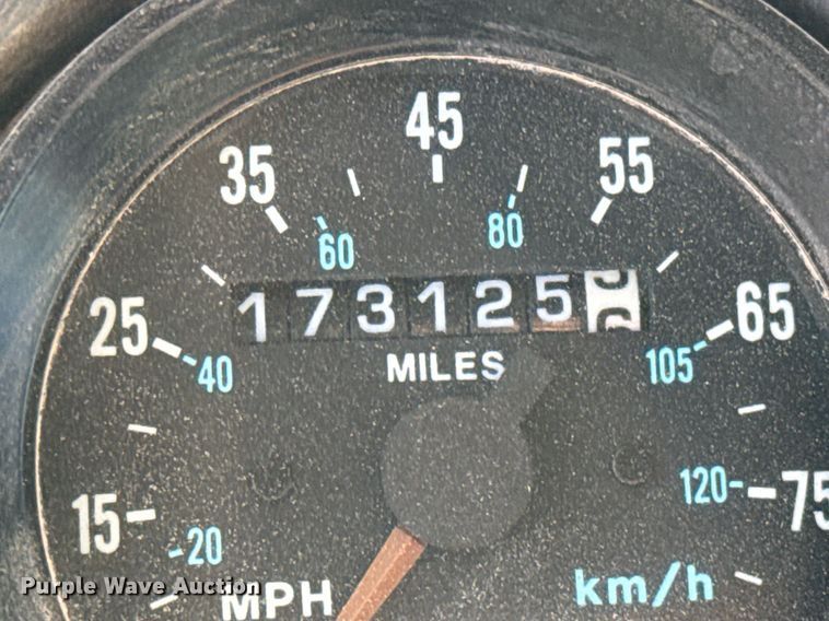 image for item DP0017 2001 Mack RD688S truck cab and chassis