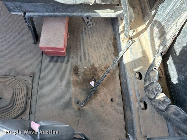 image for item DP0017 2001 Mack RD688S truck cab and chassis