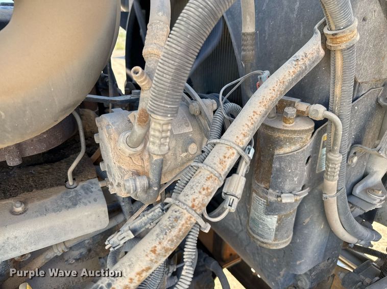 image for item DP0017 2001 Mack RD688S truck cab and chassis