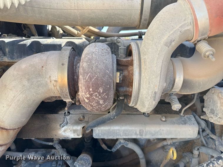 image for item DP0017 2001 Mack RD688S truck cab and chassis