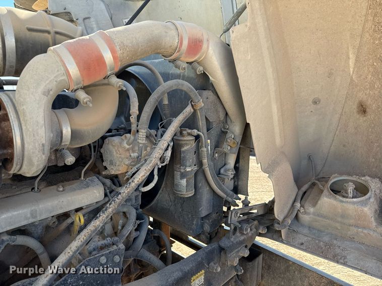 image for item DP0017 2001 Mack RD688S truck cab and chassis