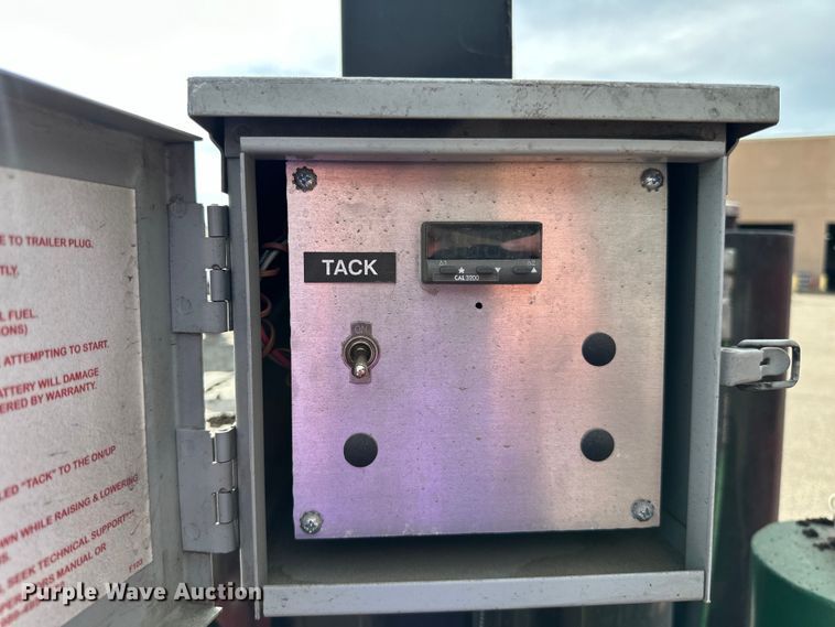 image for item DP8517 2019 Falcon  Hot Box  tar pot trailer