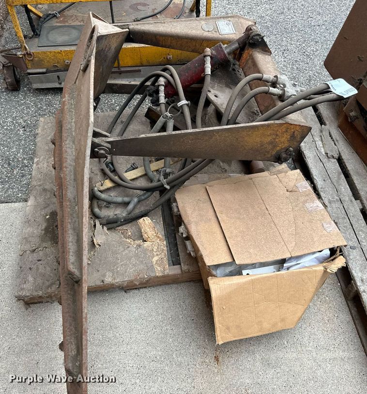 image for item DP8523 Omsteel  103 snow wing gate