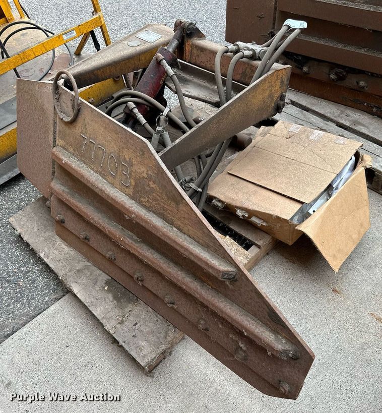 image for item DP8523 Omsteel  103 snow wing gate