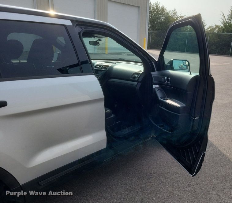 image for item DQ3655 2017 Ford Explorer Police Interceptor  SUV