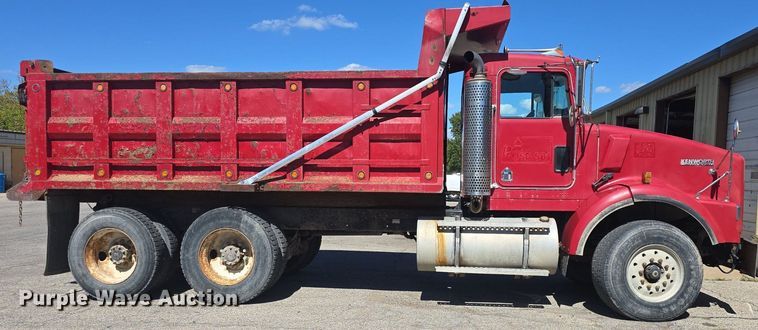 image for item DQ4569 2003 Kenworth  T800 dump truck