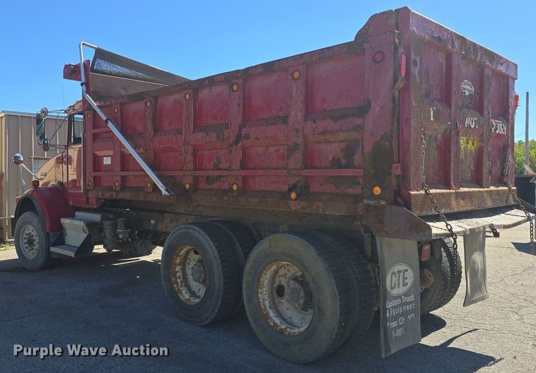 image for item DQ4569 2003 Kenworth  T800 dump truck