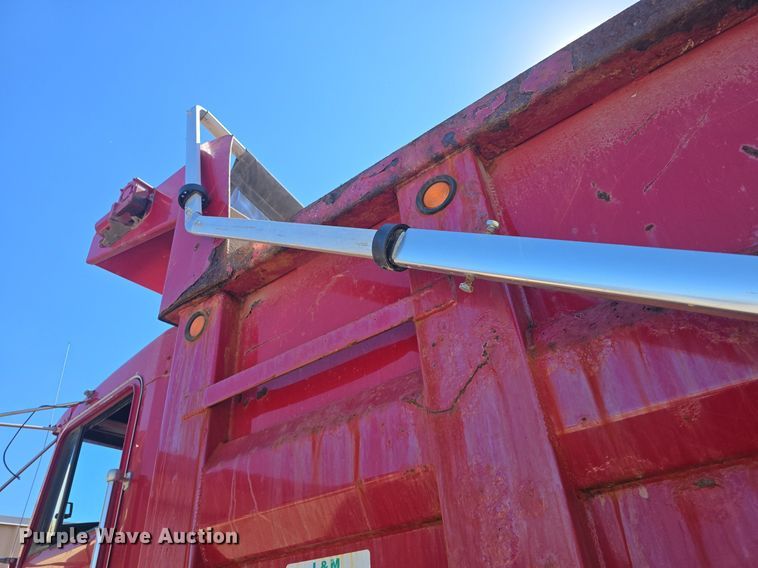 image for item DQ4569 2003 Kenworth  T800 dump truck