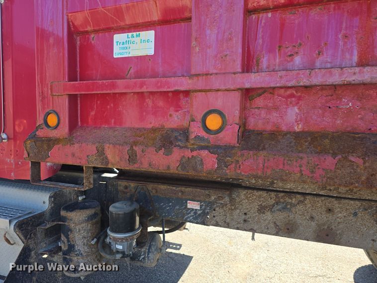 image for item DQ4569 2003 Kenworth  T800 dump truck