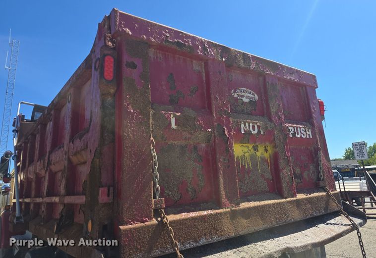 image for item DQ4569 2003 Kenworth  T800 dump truck