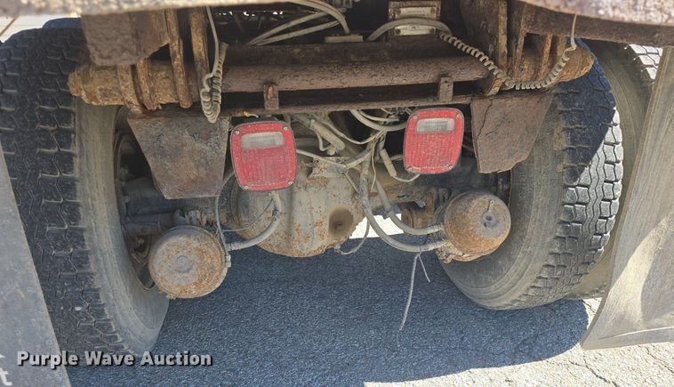 image for item DQ4569 2003 Kenworth  T800 dump truck