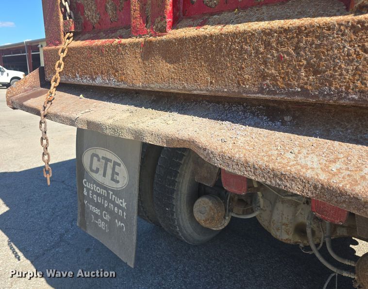 image for item DQ4569 2003 Kenworth  T800 dump truck