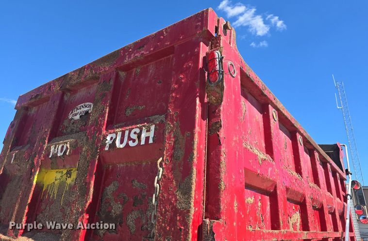 image for item DQ4569 2003 Kenworth  T800 dump truck