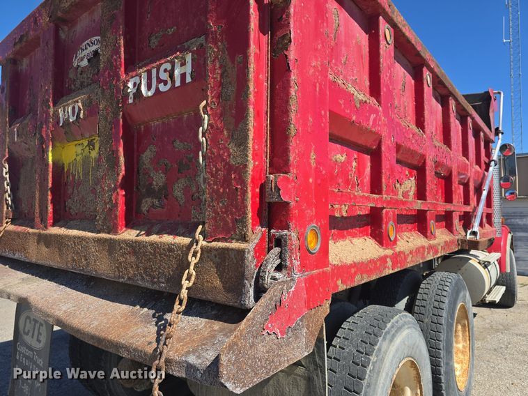 image for item DQ4569 2003 Kenworth  T800 dump truck