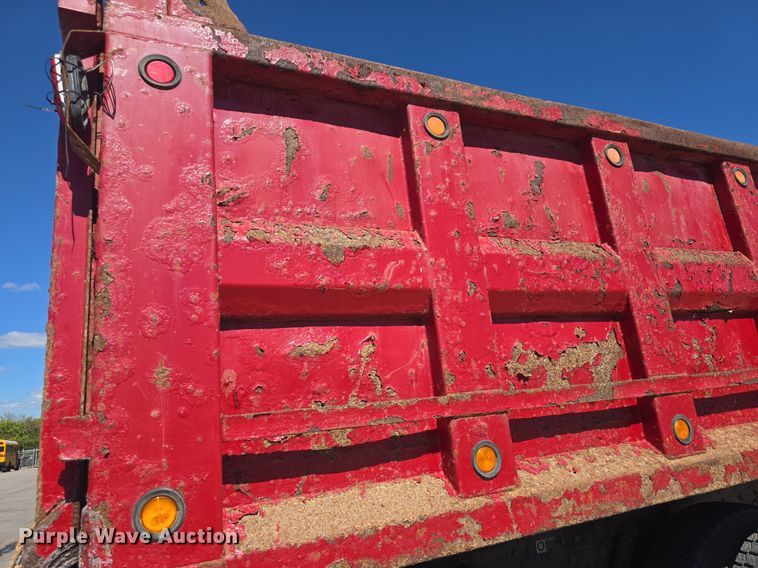 image for item DQ4569 2003 Kenworth  T800 dump truck