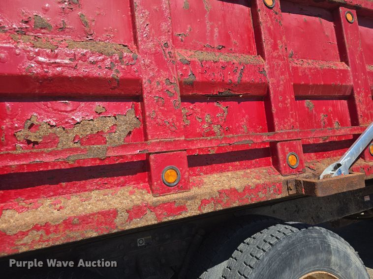 image for item DQ4569 2003 Kenworth  T800 dump truck