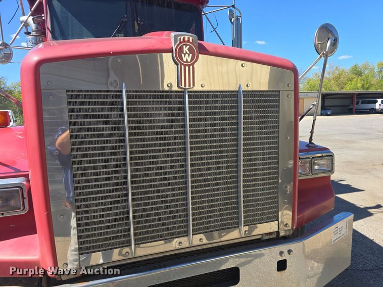 image for item DQ4569 2003 Kenworth  T800 dump truck