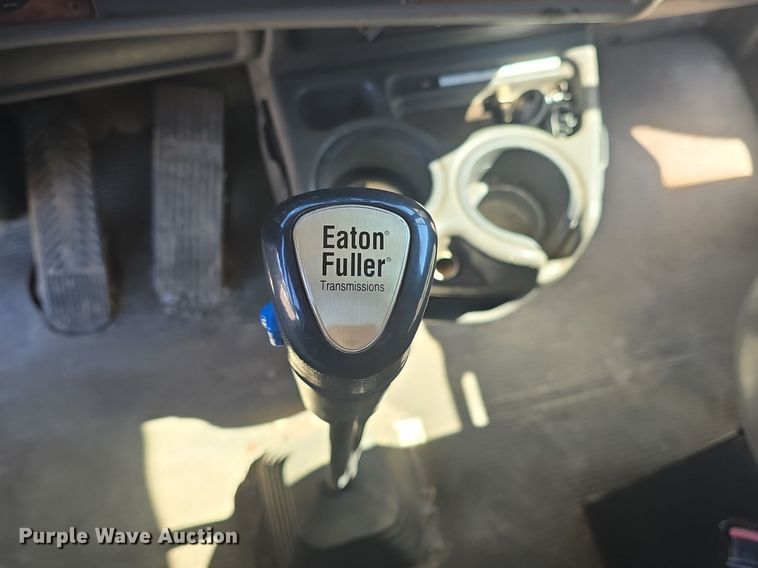 image for item DQ4569 2003 Kenworth  T800 dump truck