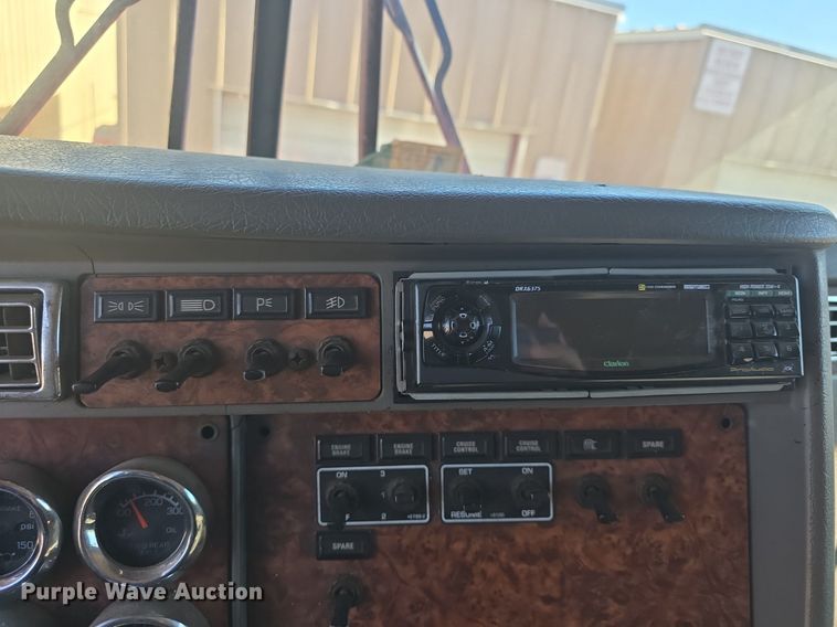 image for item DQ4569 2003 Kenworth  T800 dump truck