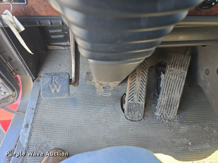 image for item DQ4569 2003 Kenworth  T800 dump truck