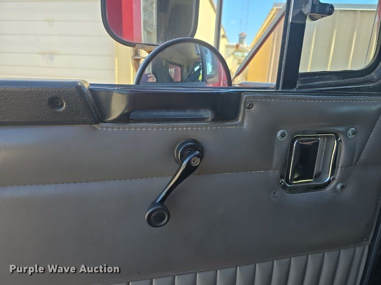 image for item DQ4569 2003 Kenworth  T800 dump truck