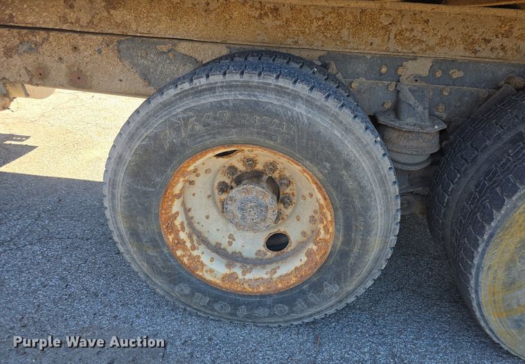 image for item DQ4569 2003 Kenworth  T800 dump truck