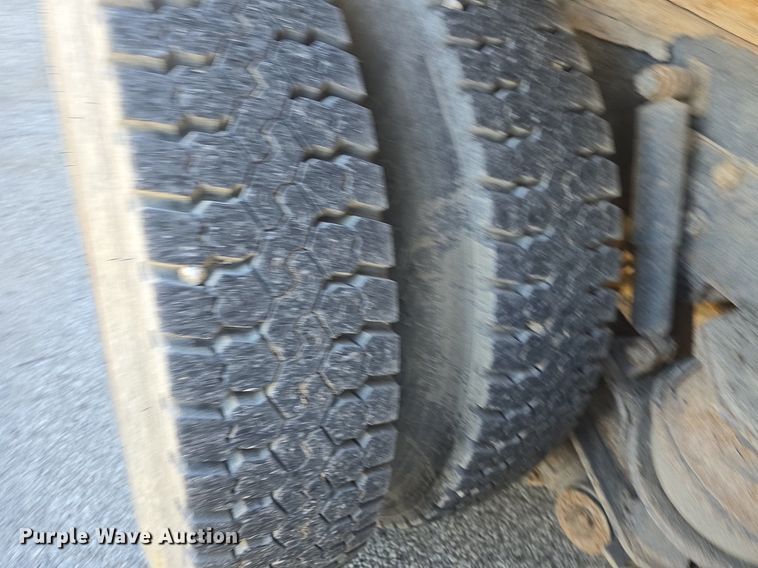 image for item DQ4569 2003 Kenworth  T800 dump truck