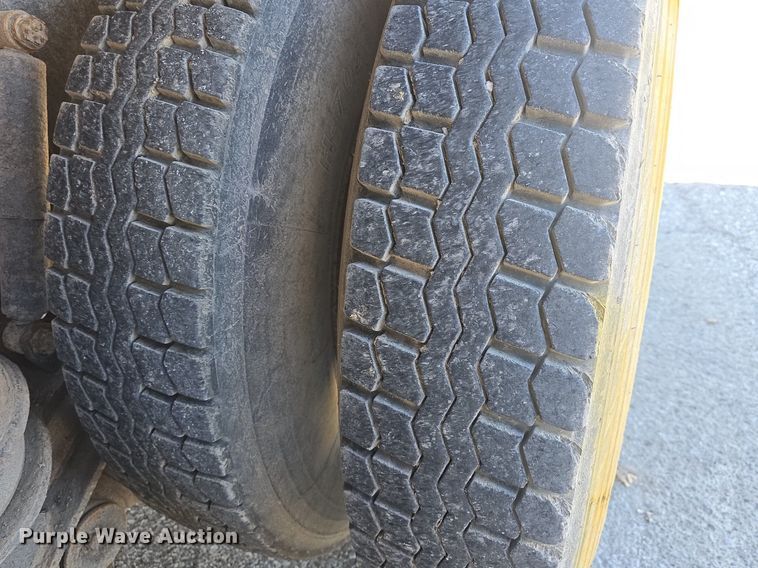 image for item DQ4569 2003 Kenworth  T800 dump truck