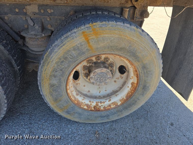 image for item DQ4569 2003 Kenworth  T800 dump truck