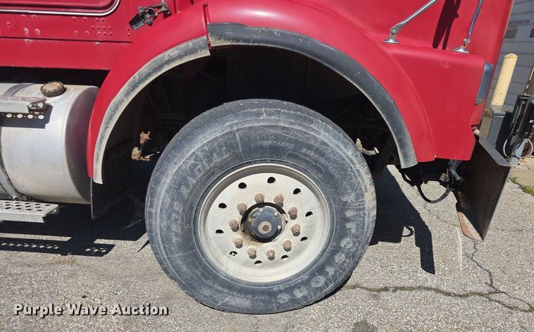 image for item DQ4569 2003 Kenworth  T800 dump truck