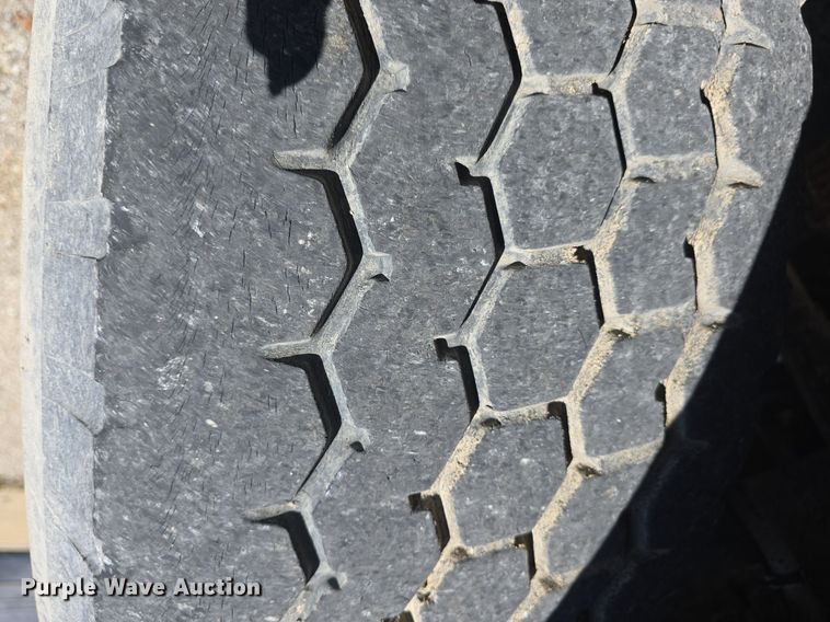 image for item DQ4569 2003 Kenworth  T800 dump truck