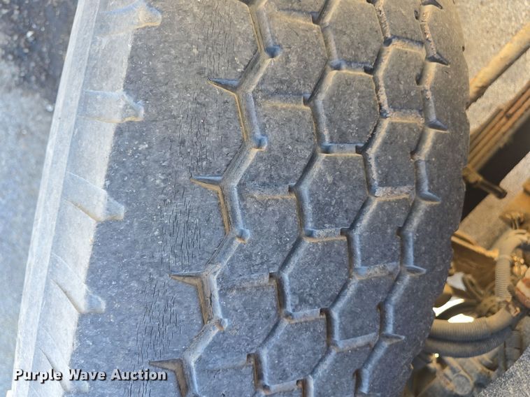 image for item DQ4569 2003 Kenworth  T800 dump truck