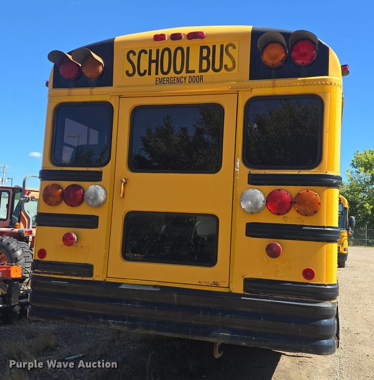 image for item DQ4570 2004 IC FE300 school bus