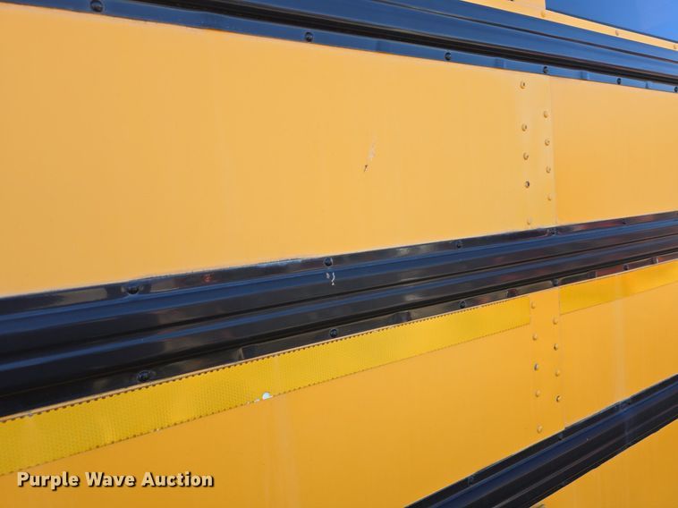 image for item DQ4570 2004 IC FE300 school bus