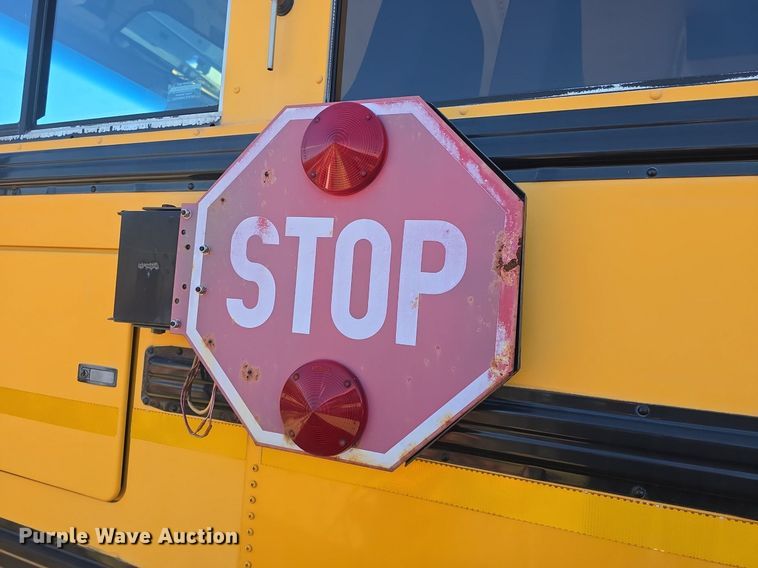 image for item DQ4570 2004 IC FE300 school bus