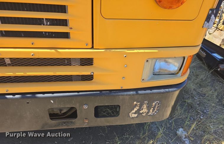 image for item DQ4570 2004 IC FE300 school bus