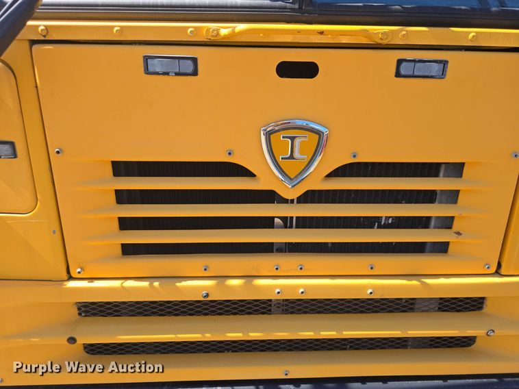 image for item DQ4570 2004 IC FE300 school bus