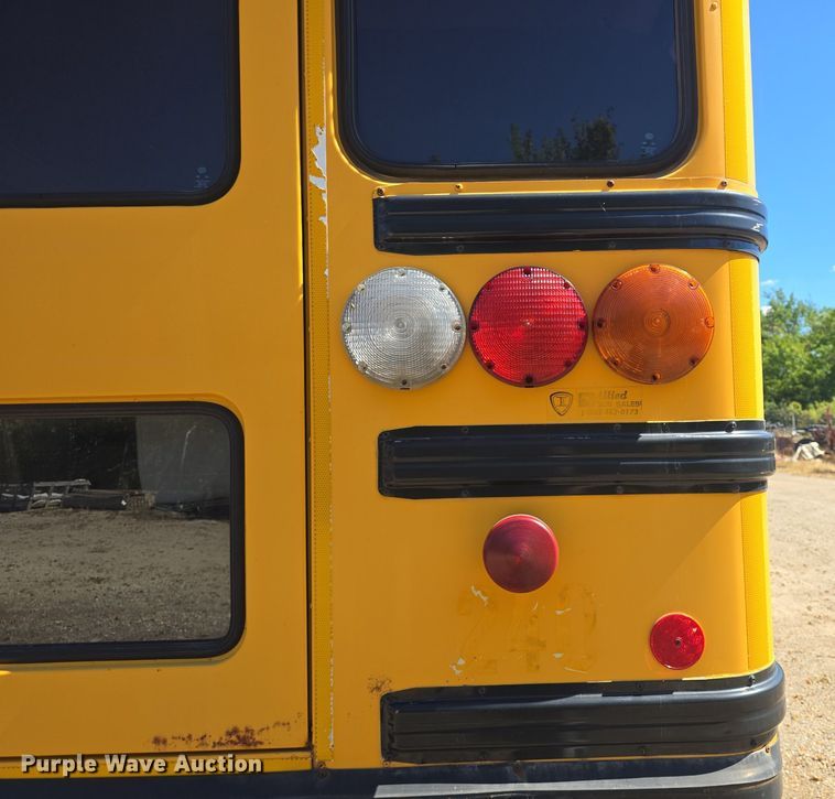 image for item DQ4570 2004 IC FE300 school bus