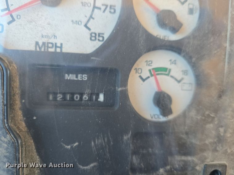 image for item DQ4570 2004 IC FE300 school bus