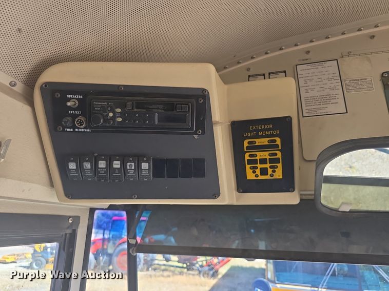 image for item DQ4570 2004 IC FE300 school bus