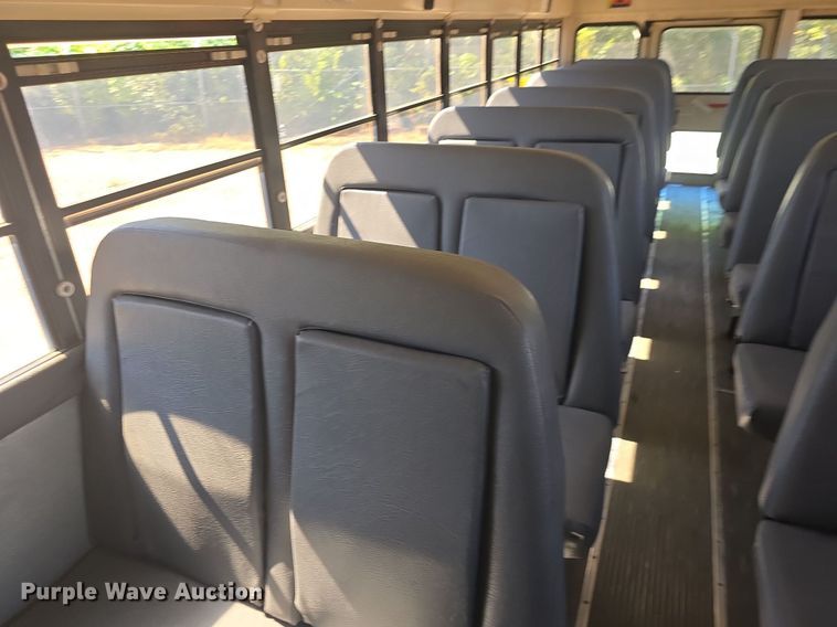 image for item DQ4570 2004 IC FE300 school bus