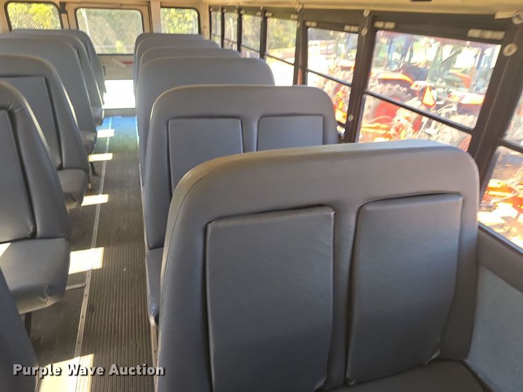 image for item DQ4570 2004 IC FE300 school bus