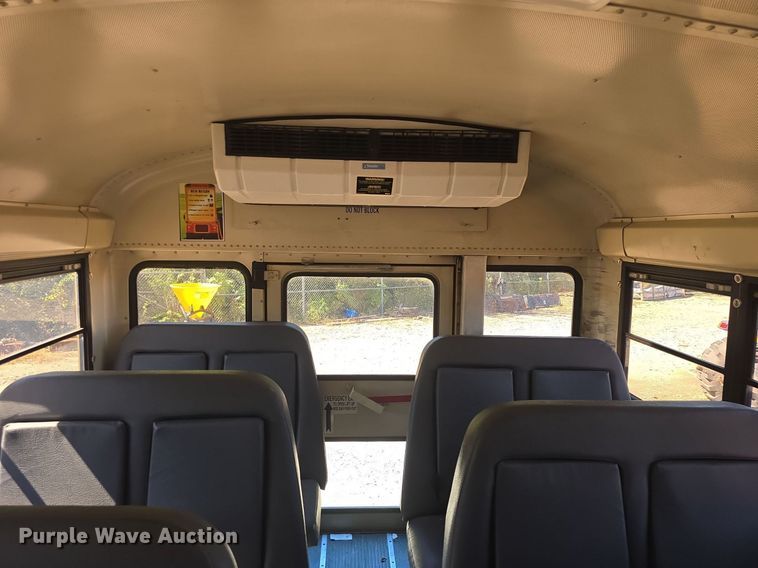 image for item DQ4570 2004 IC FE300 school bus