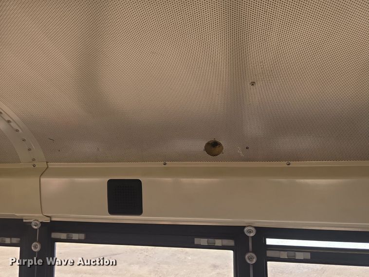 image for item DQ4570 2004 IC FE300 school bus