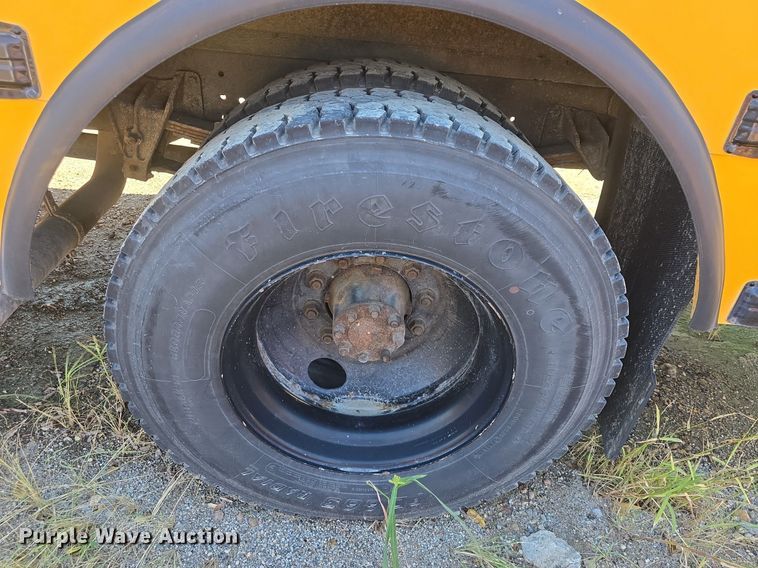 image for item DQ4570 2004 IC FE300 school bus