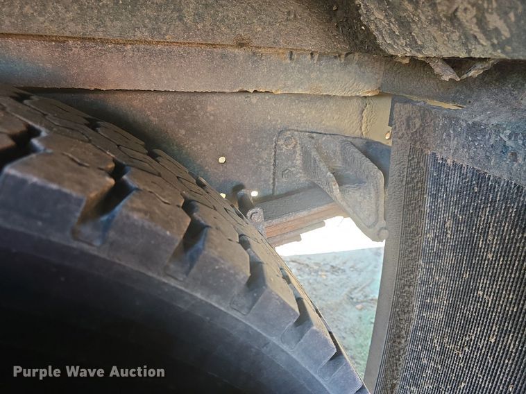 image for item DQ4570 2004 IC FE300 school bus