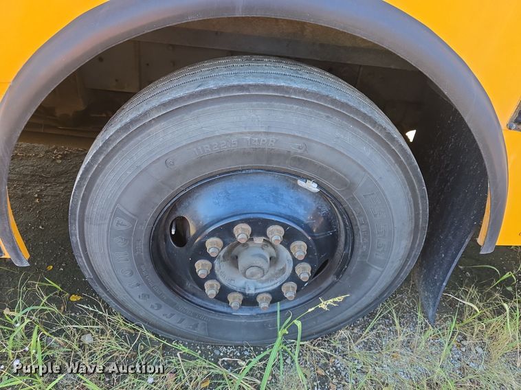 image for item DQ4570 2004 IC FE300 school bus