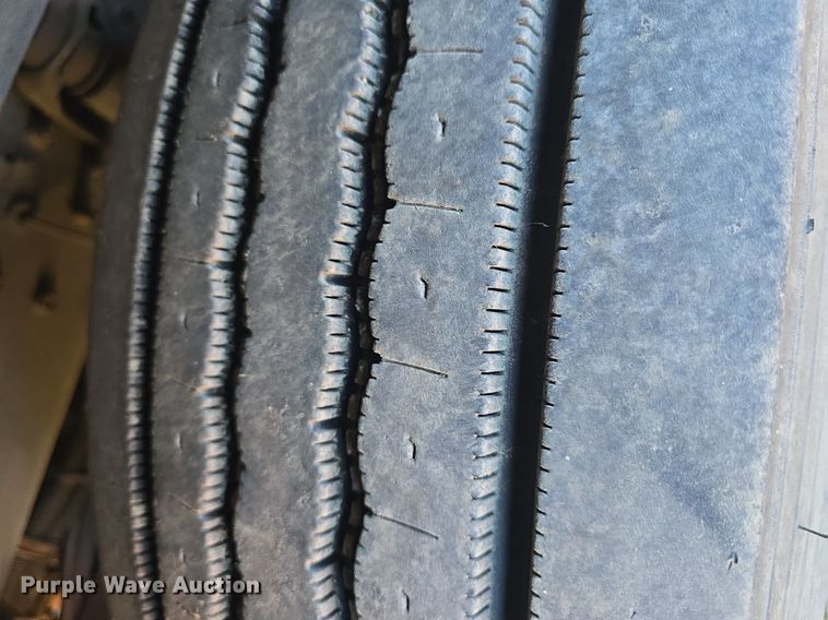 image for item DQ4570 2004 IC FE300 school bus