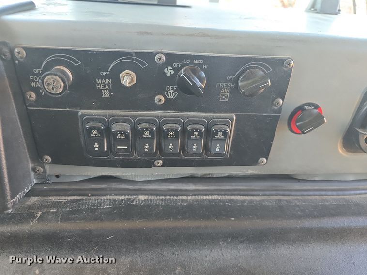 image for item DQ4571 2004 Bluebird  All American  school bus