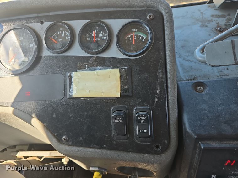 image for item DQ4571 2004 Bluebird  All American  school bus